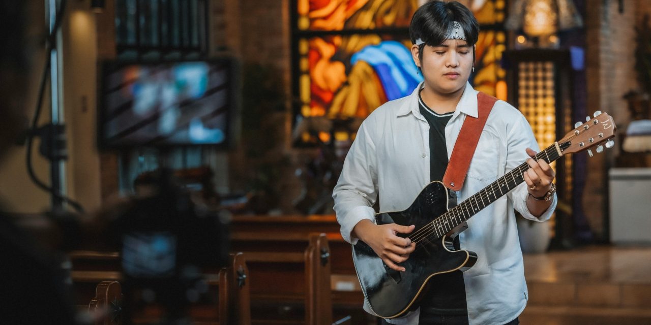 Crafting the Perfect Atmosphere for Acoustic Worship