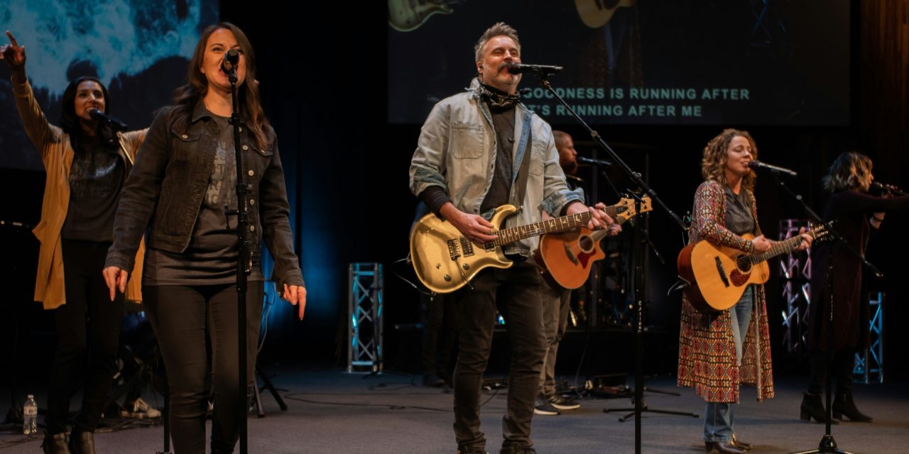 How Acoustic Worship Engages Today’s Congregations