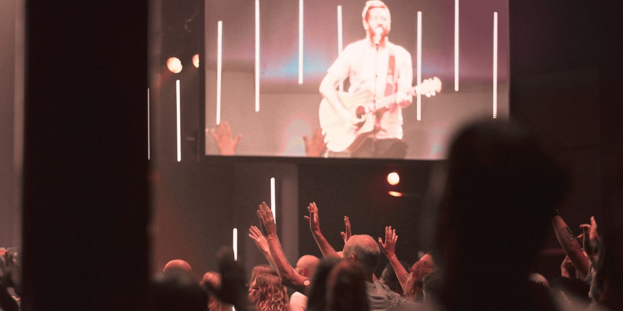 How New Worship Singles Shape the Service Experience
