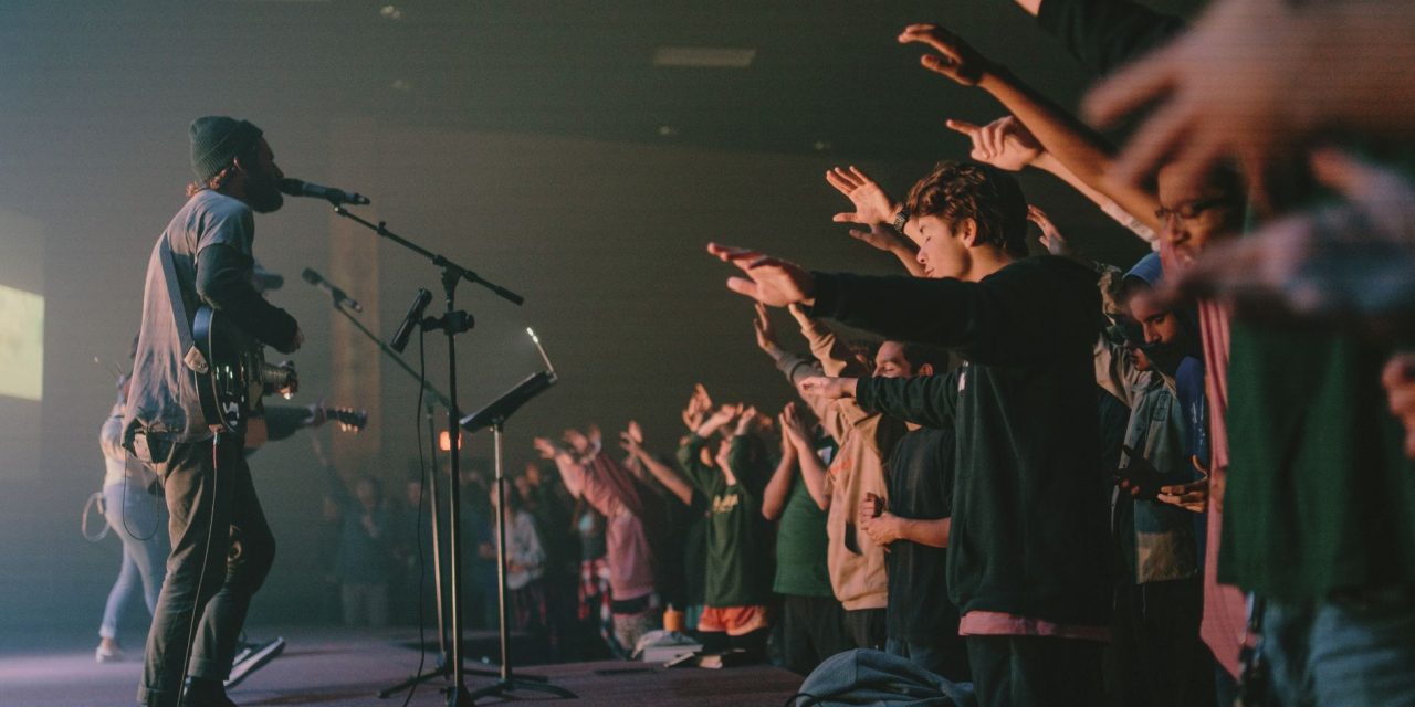 Acoustic Worship Nights: Choosing the Perfect Venue for Meaningful Connection 