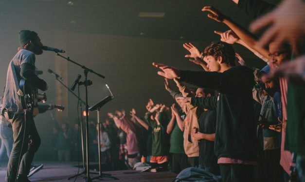 Acoustic Worship Nights: Choosing the Perfect Venue for Meaningful Connection 