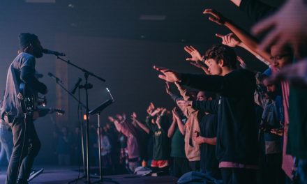 The Worship Song Formula That Encourages Congregational Participation 